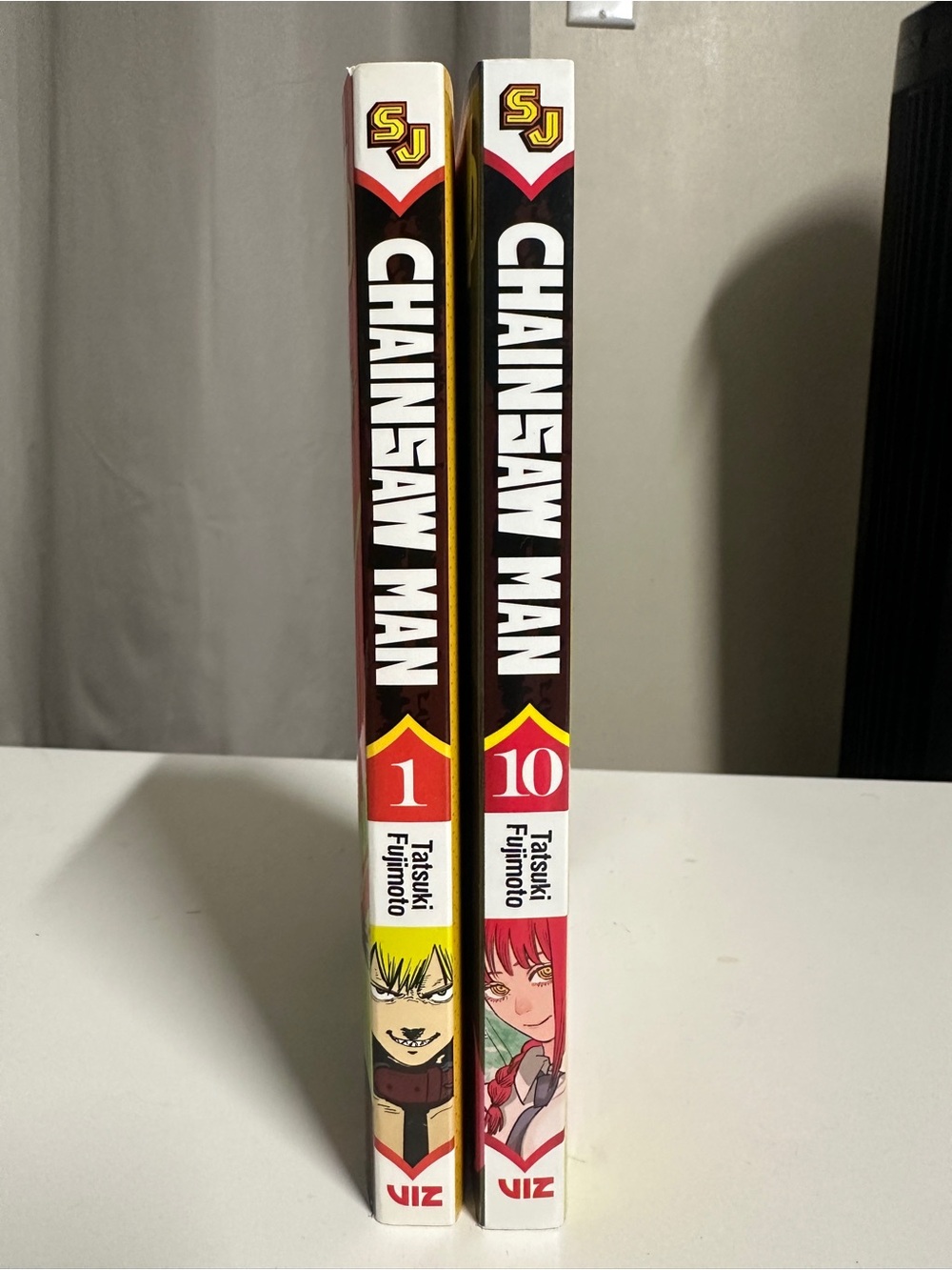 Chainsaw Man Volumes 1 & 10 - White/Black Spine Set